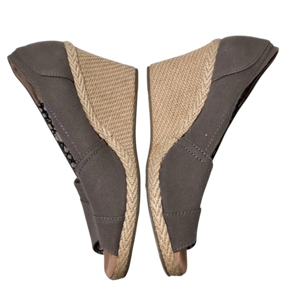 Toms Taupe Gray/Brown Wedges so 10 - Picture 5 of 7